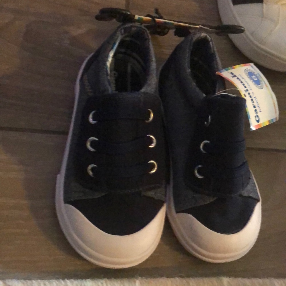 New Garanimals shoes size 6